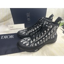 Dior B28 High-Top Sneakers Unisex Oblique Motif Canvas and Rubber Beige Black