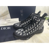 Dior B28 High-Top Sneakers Unisex Oblique Motif Canvas and Rubber Beige Black