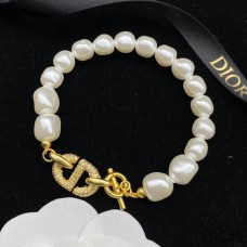 Dior 30 Montaigne Bracelet Metal, White Resin Pearls And White Crystals Gold - Dior Bag Outlet Official