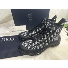 Dior B28 High-Top Sneakers Unisex Oblique Motif Canvas and Rubber Beige Black